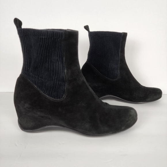 Aquatalia suede ankle wedge booties, size 8 - Picture 3 of 6